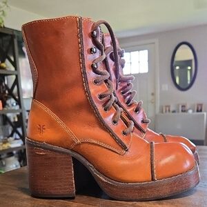 Y2K Frye Villager Lace Ups Size 7  Zip Closure Platform Perfection 3 Inch Heel
